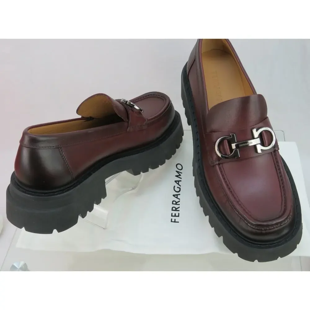 FERRAGAMO BURGUNDY LEATHER FLORIAN LUG SOLE GANCINI BIT LOGO LOAFERS 9 D ITALY